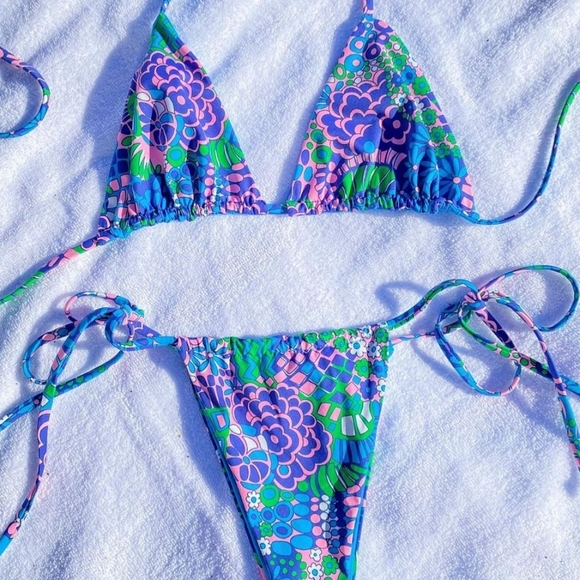Frankie's bikinis Set - Picture 2 of 2